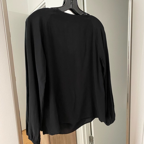 Gold Hawk Silk top with beaded front - Picture 6 of 8